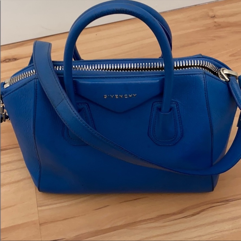 GIVENCHY ANTIGONA